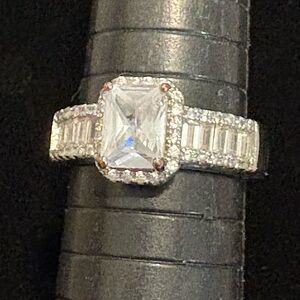 Elegant Silver Women's Ring 8.5 (aw16)